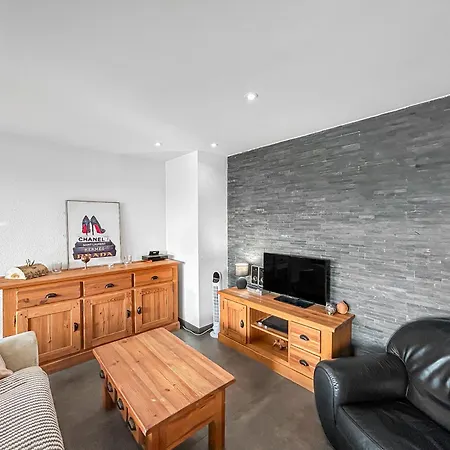 Escale Affaires Dugny-Bourget Apartment Exterior photo